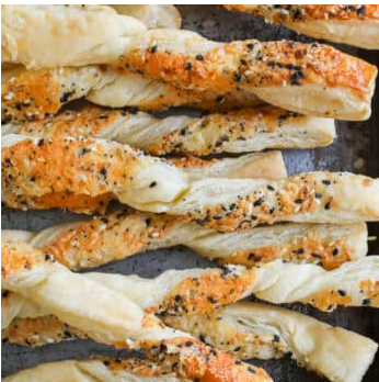 Everything Bagel Cheese Straws