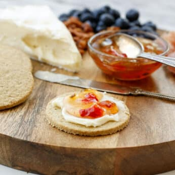 Scottish Oatcakes with Brie and Sweet and Spicy Jam