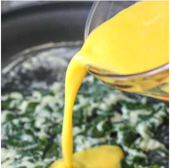 Cheesy Scrambled Eggs with Spinach a.k.a. Power Eggs