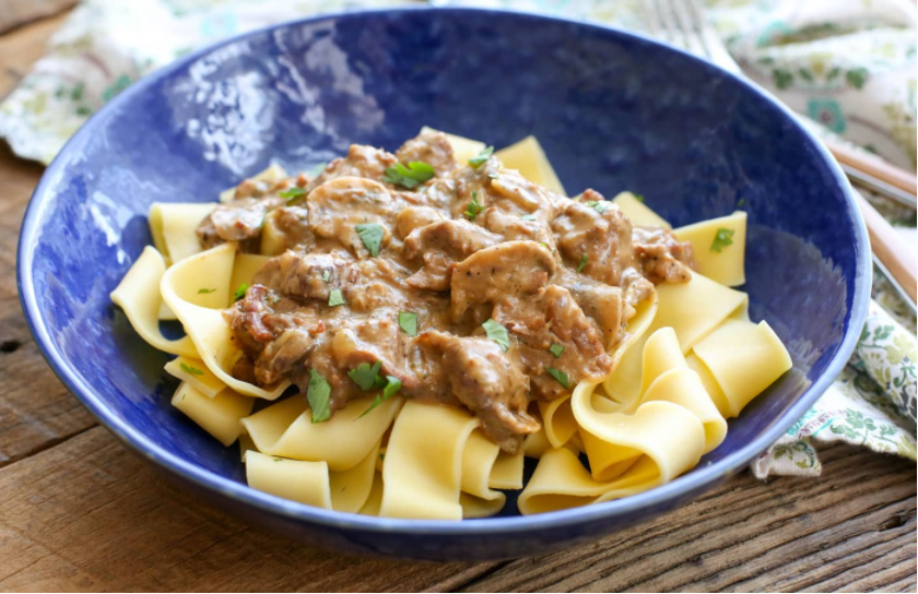 Slow Cooker Beef Stroganoff